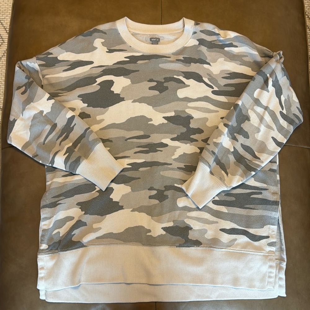Aerie Women’s Grey Camo Sweatshirt